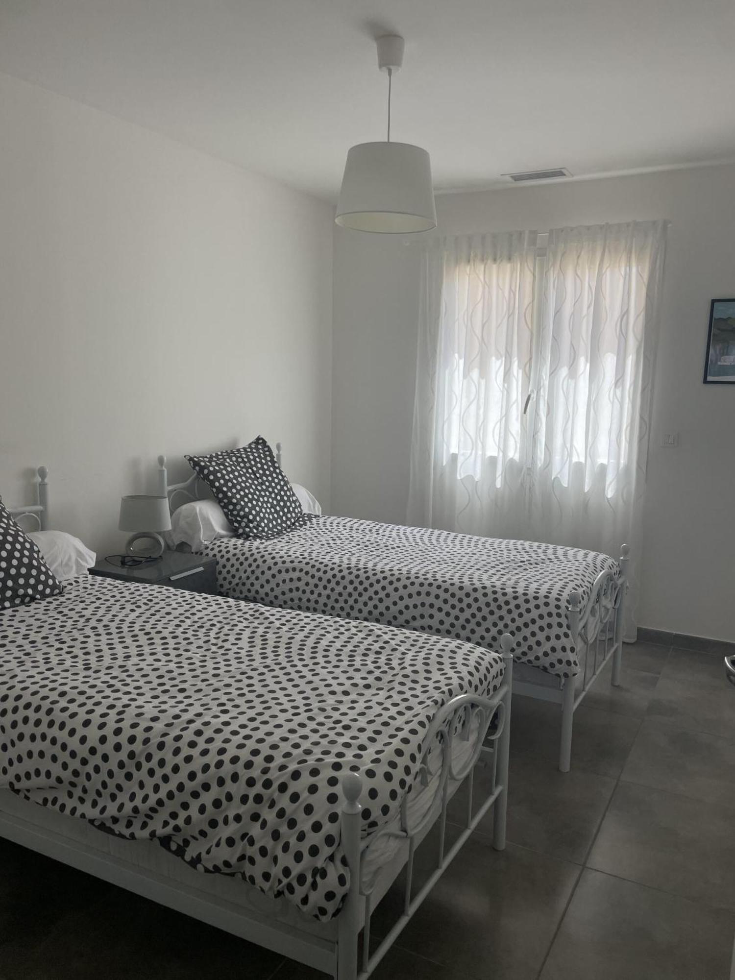 Residence Farenc Vue Sur La Lagune Marseillan  Rom bilde